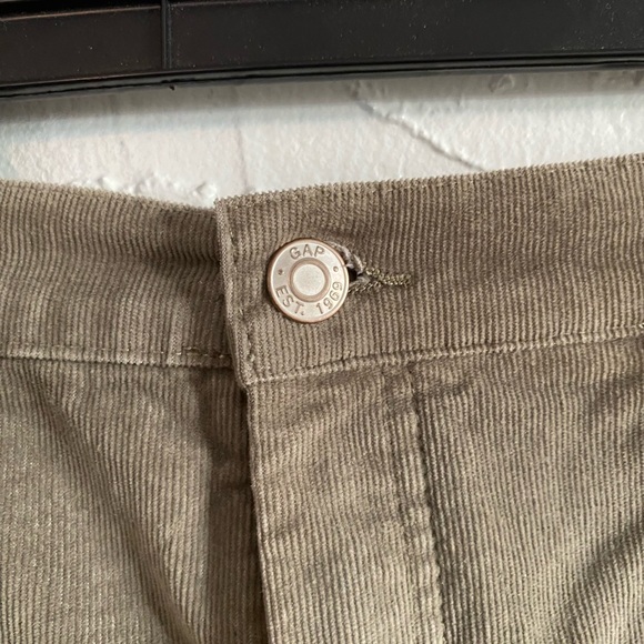 GAP Corduroy Shorts Moss Green 16 Frayed Hem Soft Stretch Ladies Cord BohoCore - Picture 3 of 5